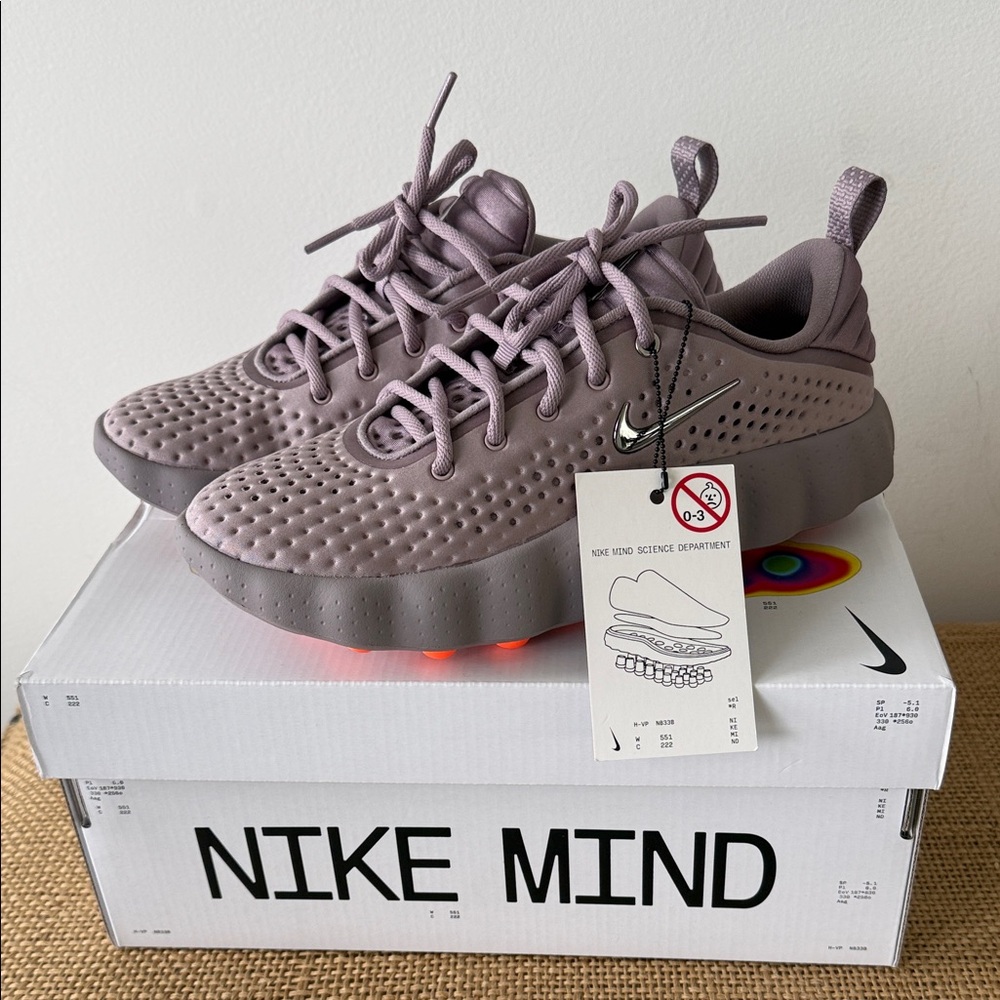 NIB NWT Nike Women's Mind 002 Pregame Shoes